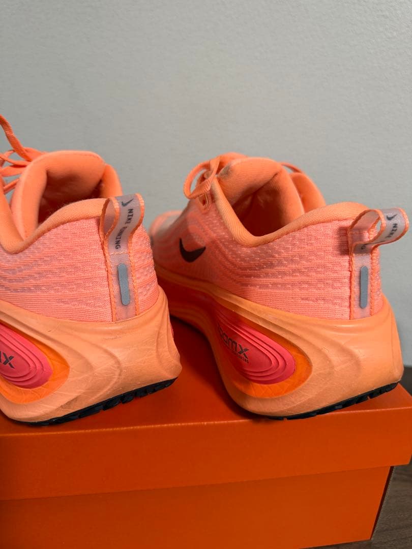 NIKE ボメロプラス 25.5am