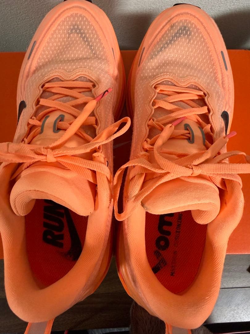 NIKE ボメロプラス 25.5am