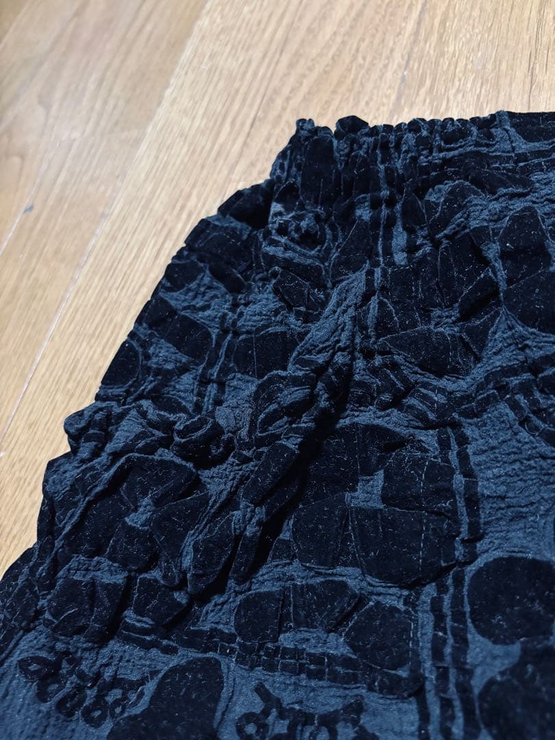 ISSEYMIYAKE me イッセイミヤケ★ 黒 スカル模様 キュロットパンツ