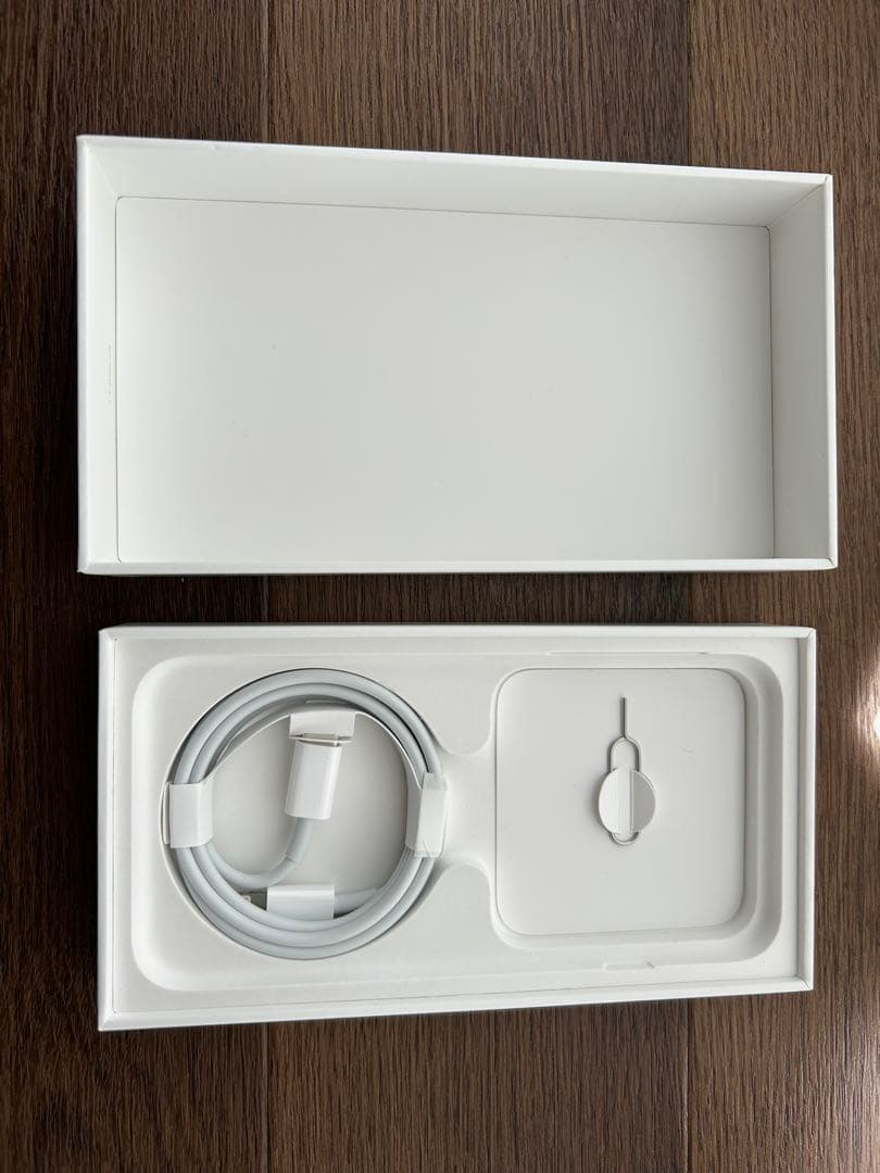 【週末値下げ中】Apple iPhone SE (第2世代) ホワイト128GB