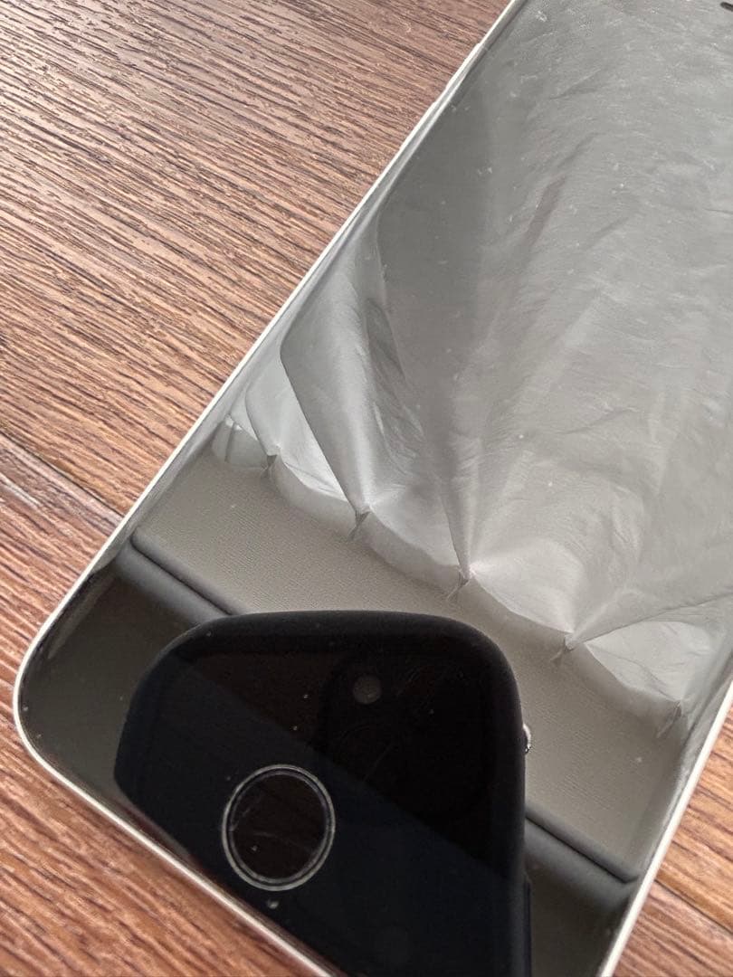 【週末値下げ中】Apple iPhone SE (第2世代) ホワイト128GB