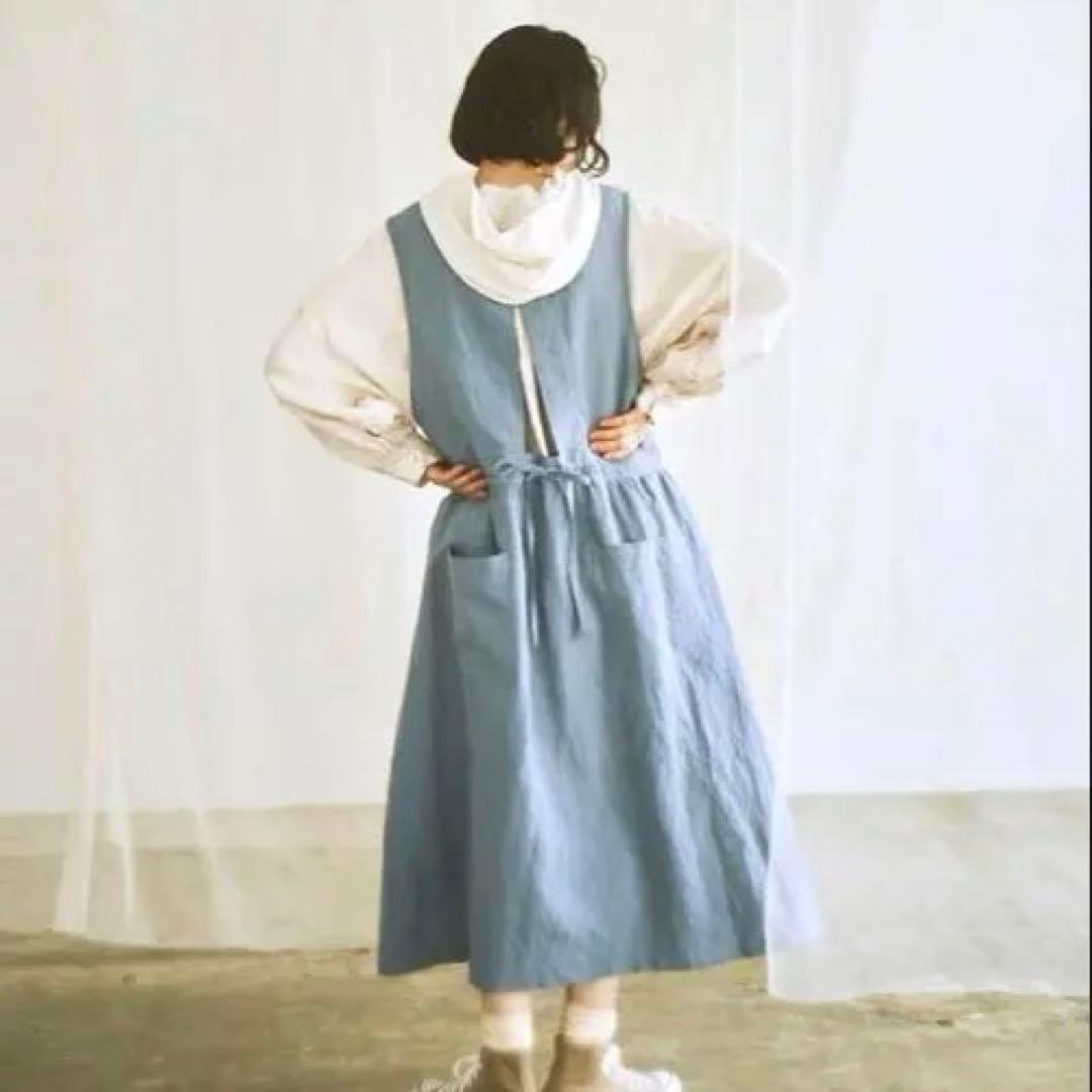 ツムグ tumugu エプロンワンピース　モカ