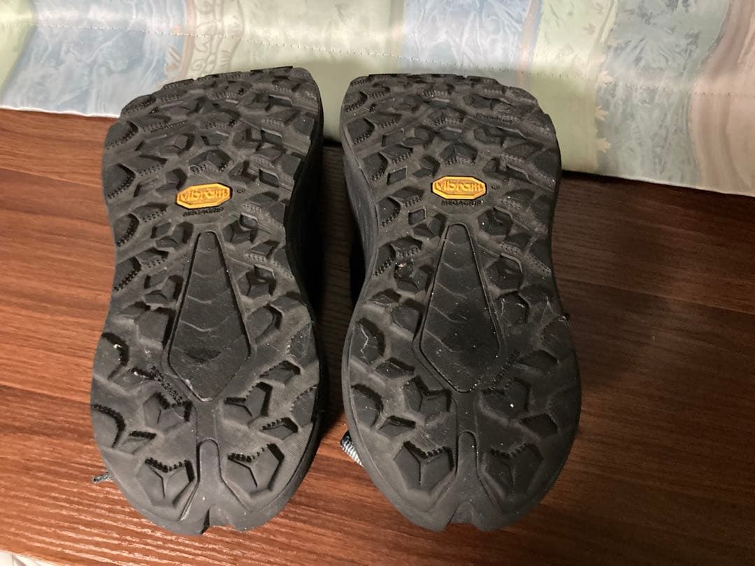 様　ホカオネオネ　サンダル　27