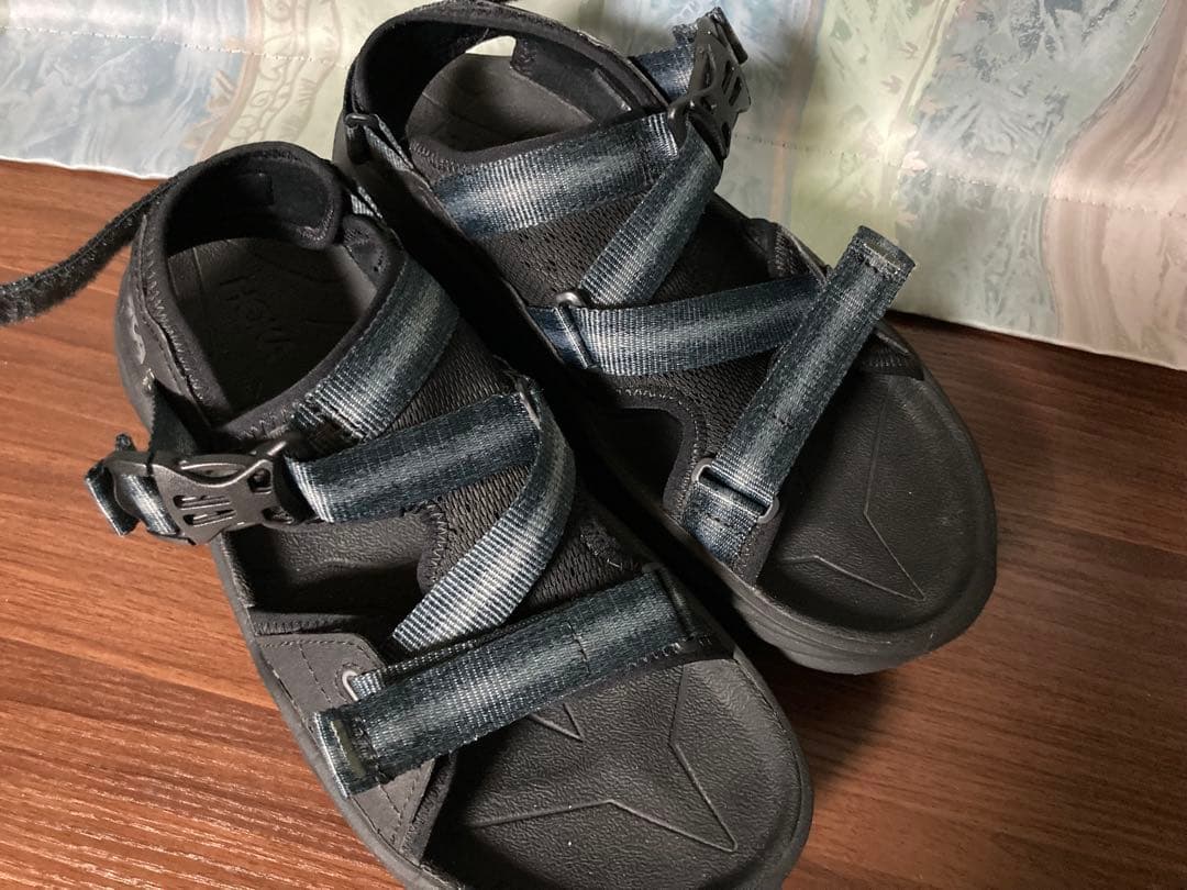 様　ホカオネオネ　サンダル　27