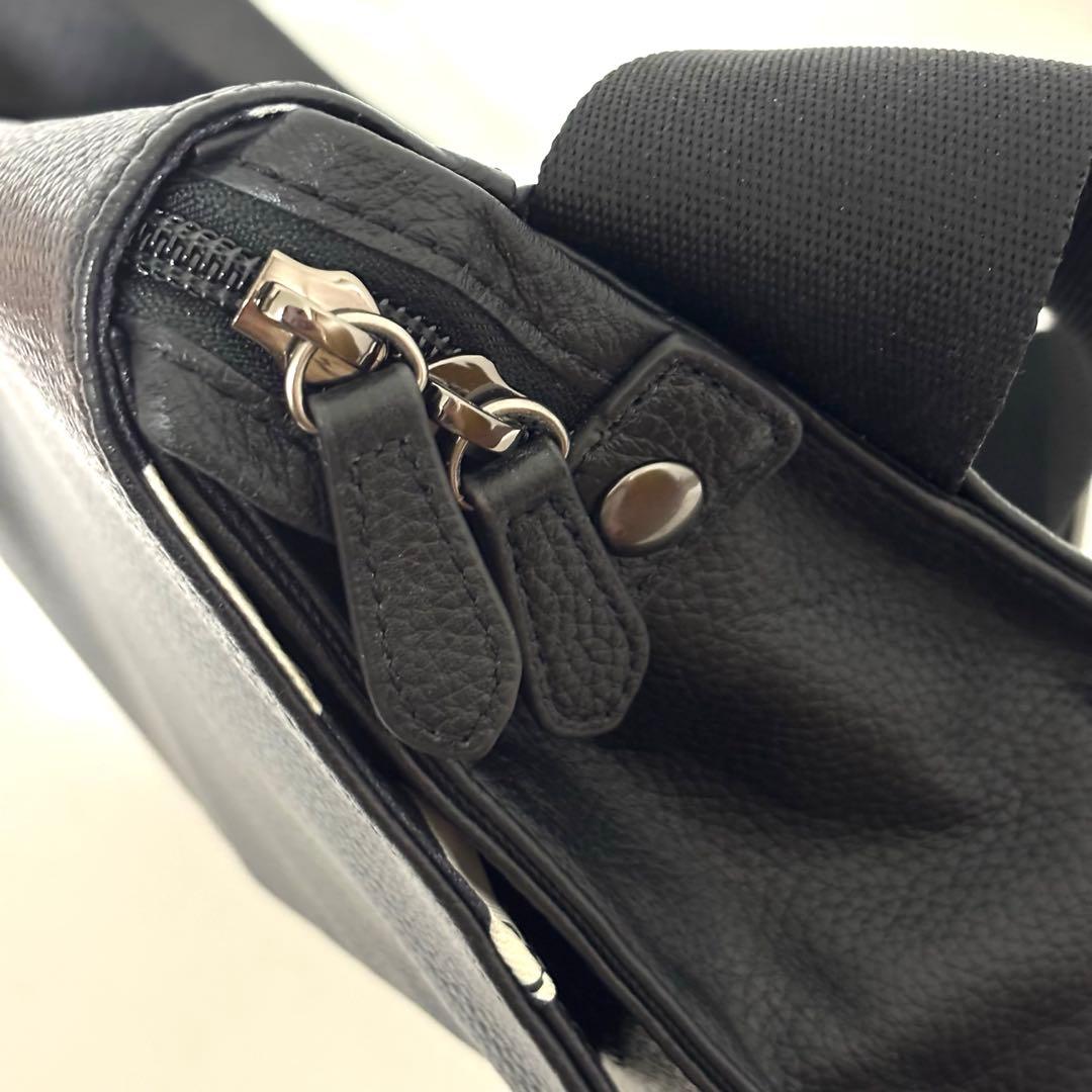 美品 イアパピヨネ ワイドテープショルダーバッグ ダルメシアン ボディバッグ