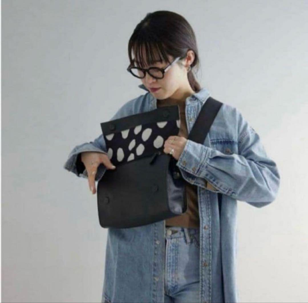 美品 イアパピヨネ ワイドテープショルダーバッグ ダルメシアン ボディバッグ