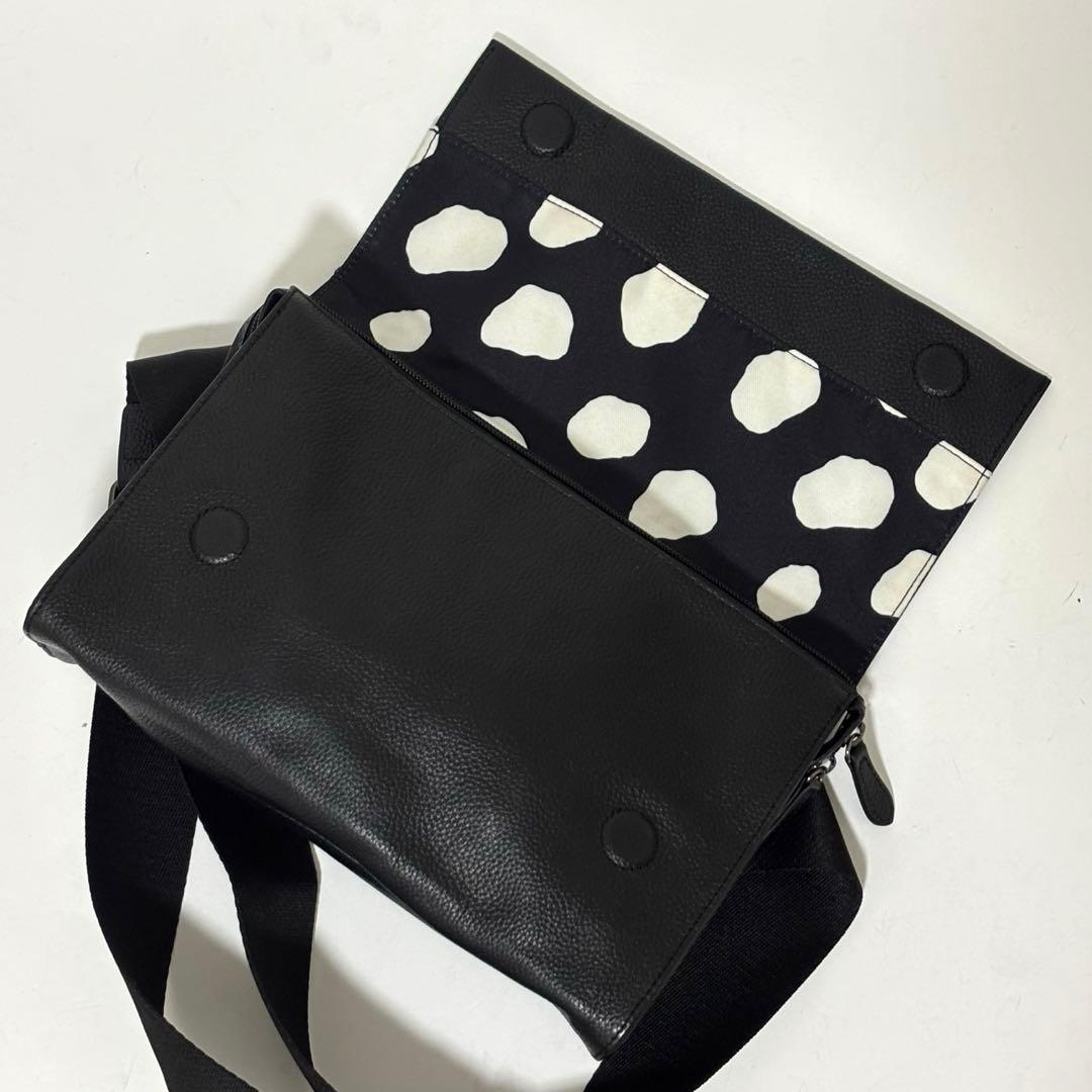 美品 イアパピヨネ ワイドテープショルダーバッグ ダルメシアン ボディバッグ
