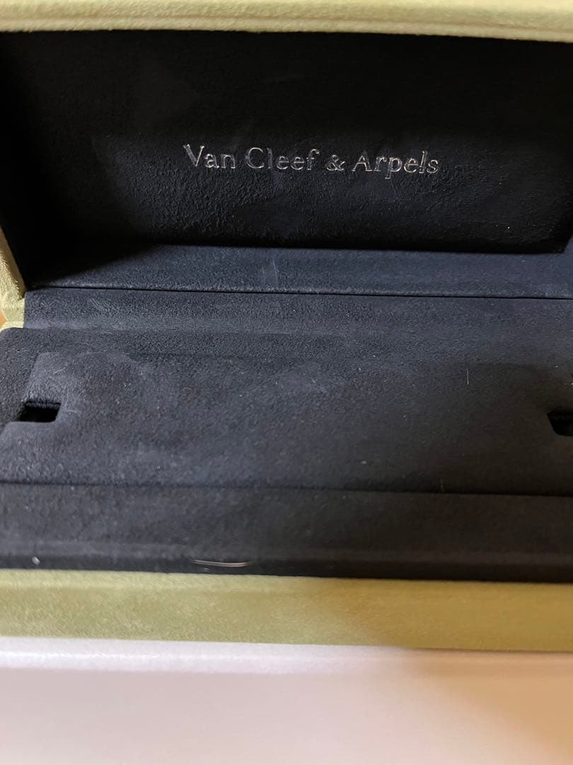 Van Cleef & Arpels ジュエリーボックス　空箱