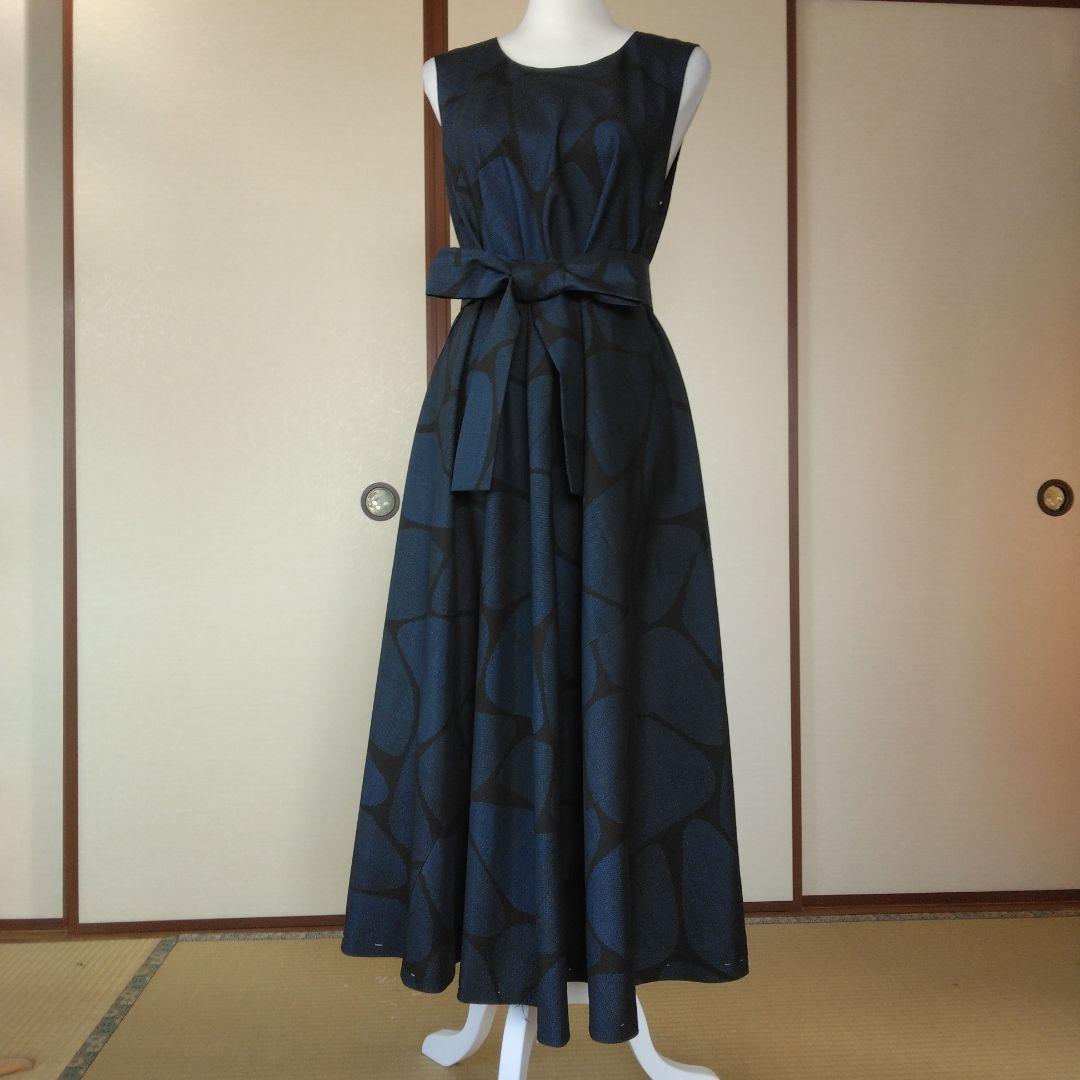 大島紬の解き生地から、 バイアス仕立てロングフレアーワンピース 　M寸