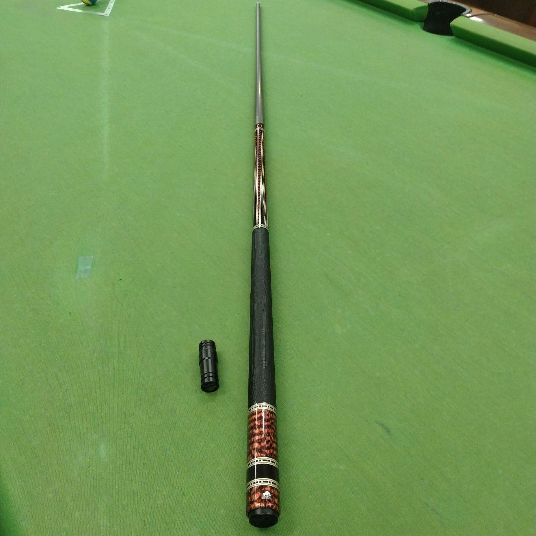 ライノキュー　レトロスネークウッド調　カーボンシャフト装備