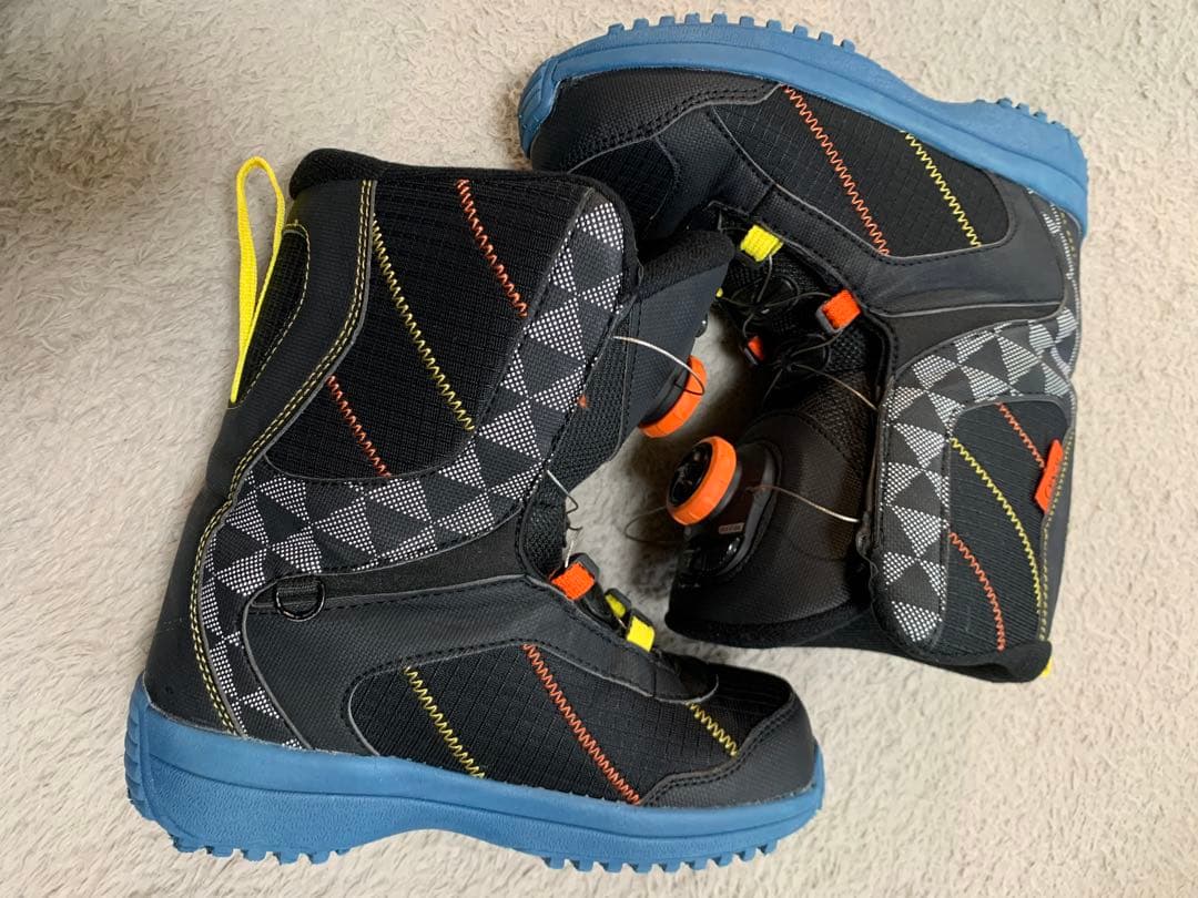 背丈150 子供用 スノーボードセット（ブーツ・ヘルメット付き）