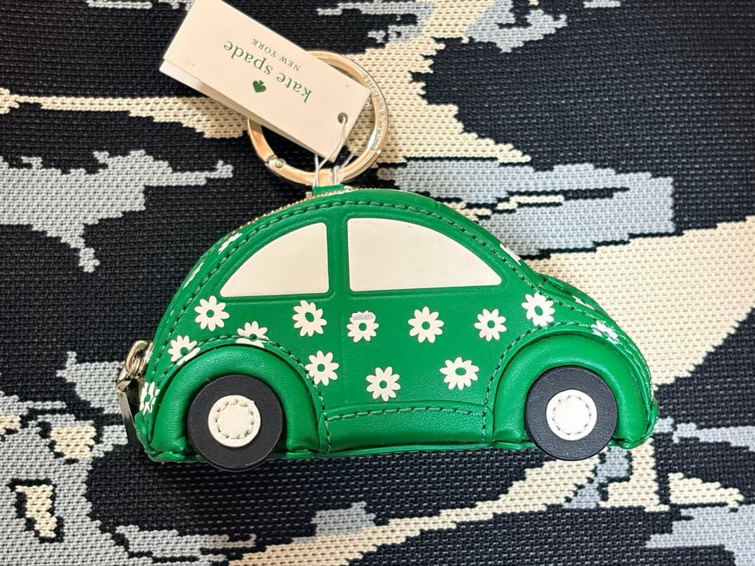 ケイトスペード チャーム　ケース 緑色　新品タグ付き