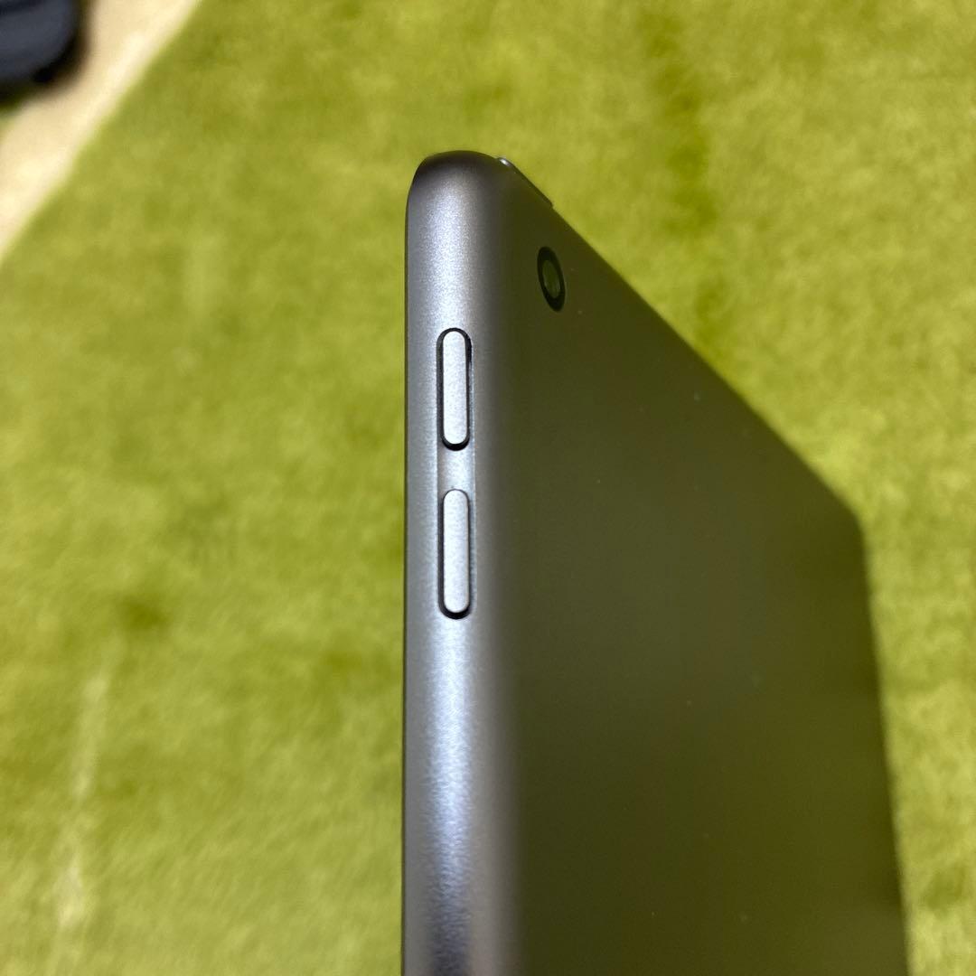 iPad 第9世代 Wi-Fi64GB スペースグレイ＋おまけキーボード付き