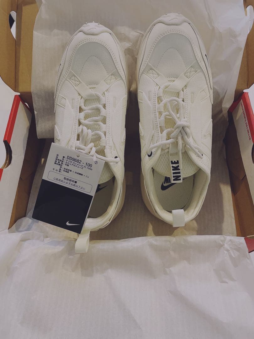 新品　NIKE　TC7900 セイル　ホワイト　24センチ　NIKE スニーカー