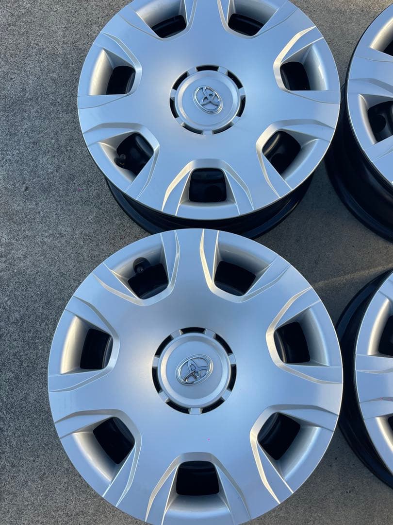 純正　TOYOTA ハイエース　200系　15×6J 　PCD 139.7 6穴