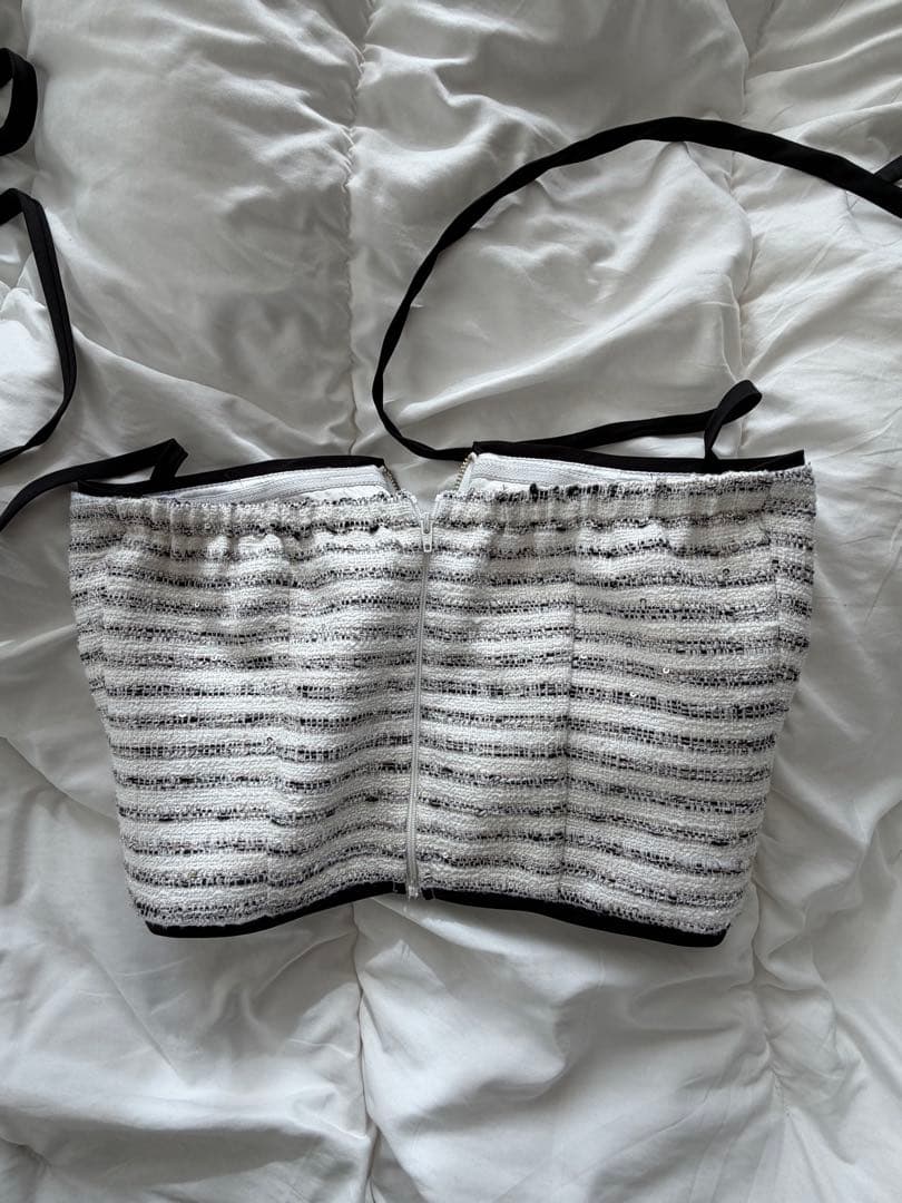 ROBE de FLEURS Glossy パイピングバストジップセットアップ