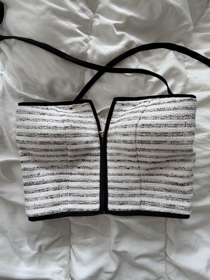 ROBE de FLEURS Glossy パイピングバストジップセットアップ