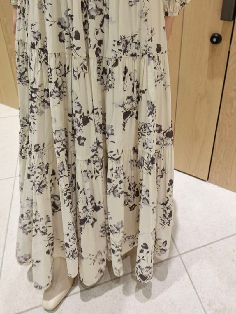 実物写真掲載 大人気完売 ココディール シャーリングティアードフラワーワンピース