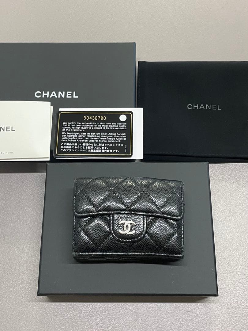 美品 シャネル CHANEL キャビアスキン クラシックスモールウォレット