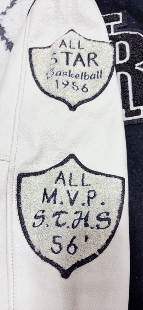 TRUE RELIGIONスタジャン