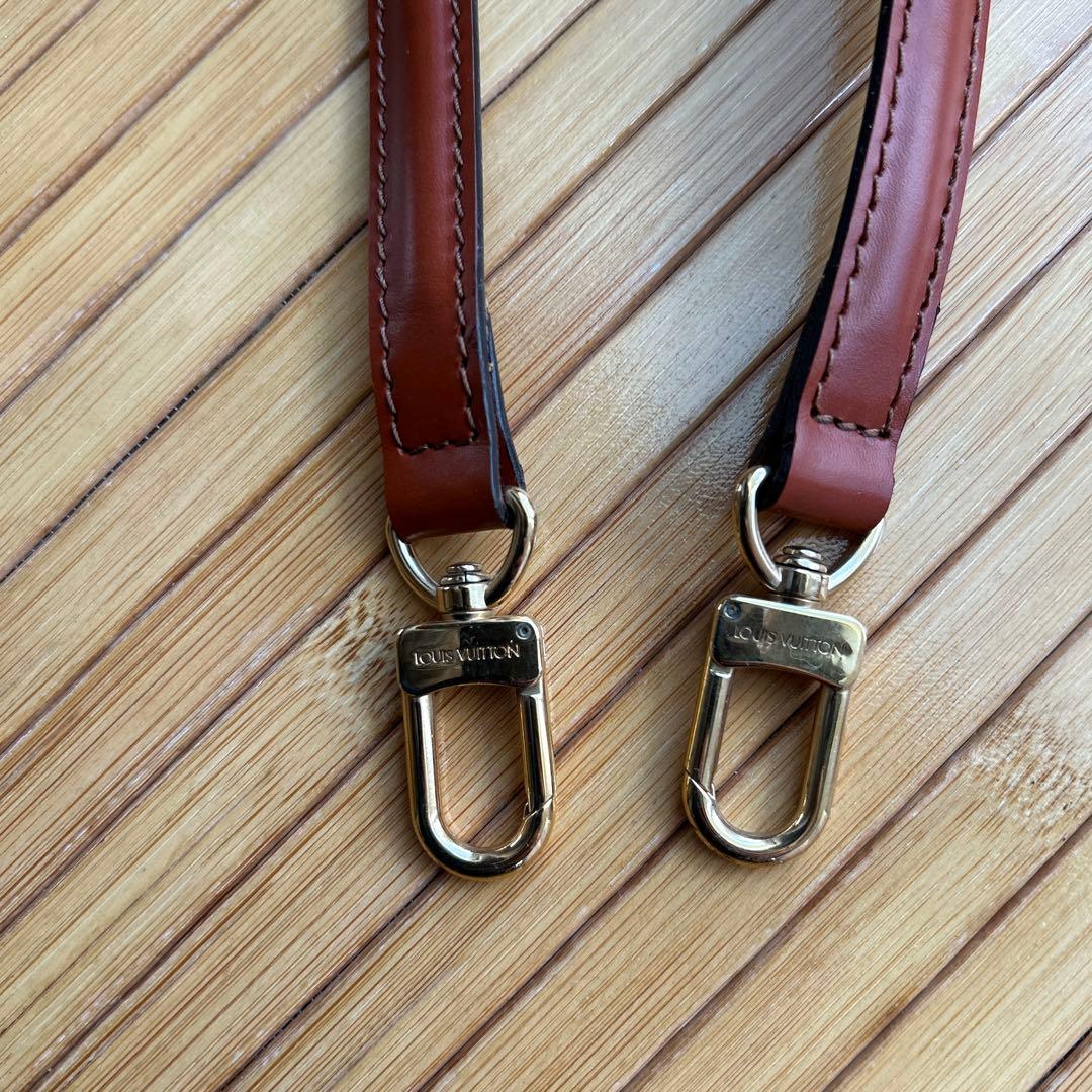 LOUIS VUITTON ブラウンレザーストラップ