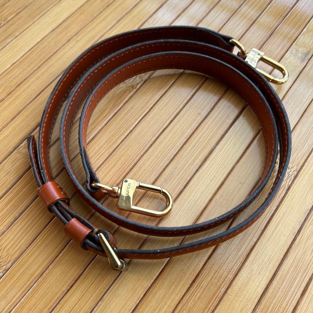 LOUIS VUITTON ブラウンレザーストラップ