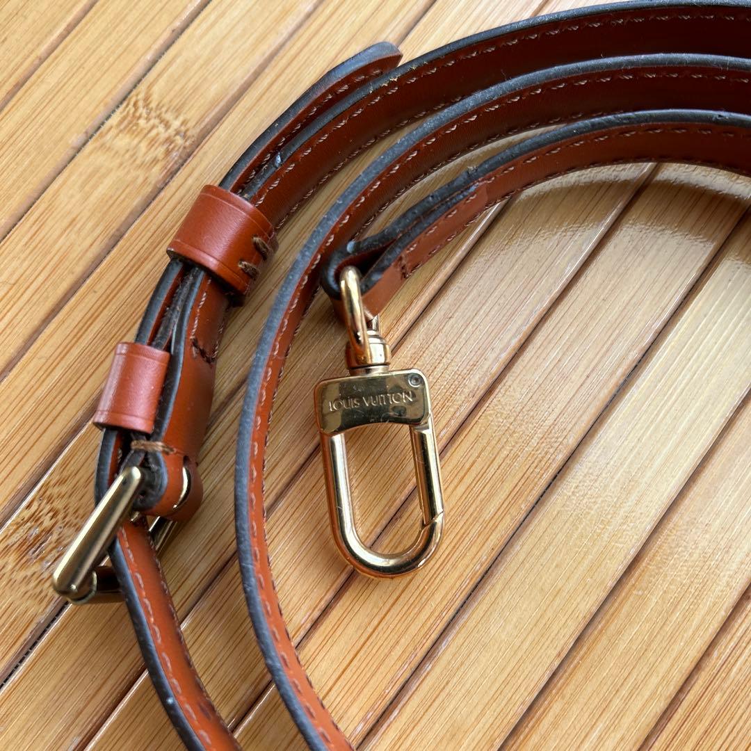 LOUIS VUITTON ブラウンレザーストラップ