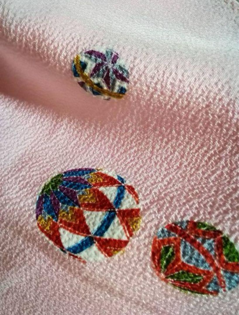 7歳向け・正絹・ちりめんのお着物セットです