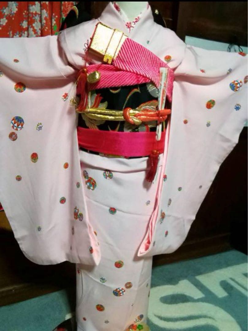 7歳向け・正絹・ちりめんのお着物セットです