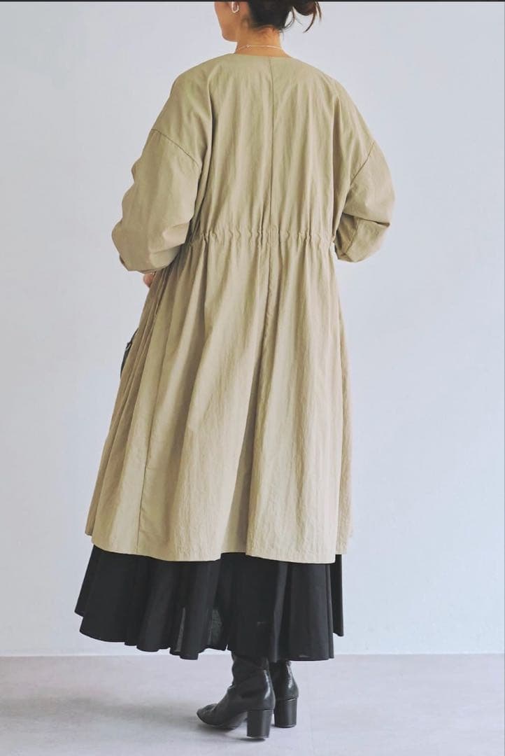 ビアズリー　バルーン袖　フレアー　コート　ベージュ