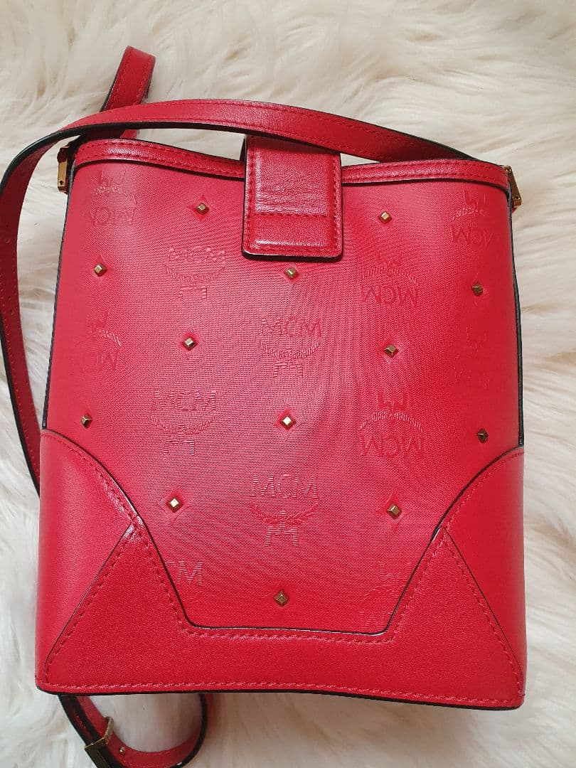 正規品ーMCM お洒落な赤いショルダーバッグ