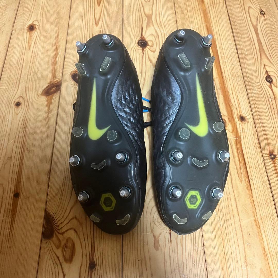 adidas サッカーシューズ 黒/青スパイク