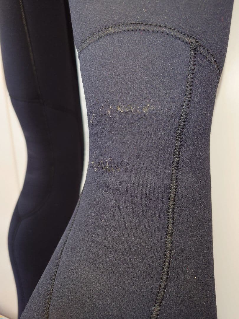 アイデンティファイ　ウェットスーツ