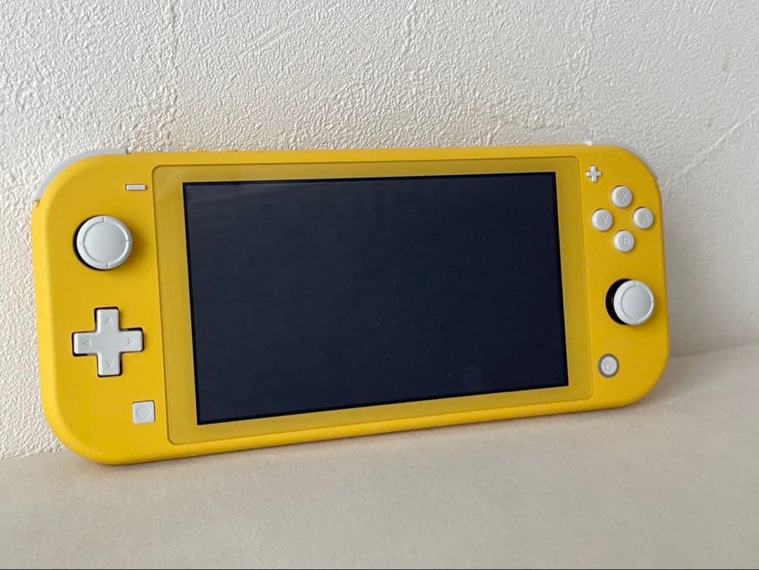 オルビアさん用　 美品　Nintendo Switch Lite イエロー