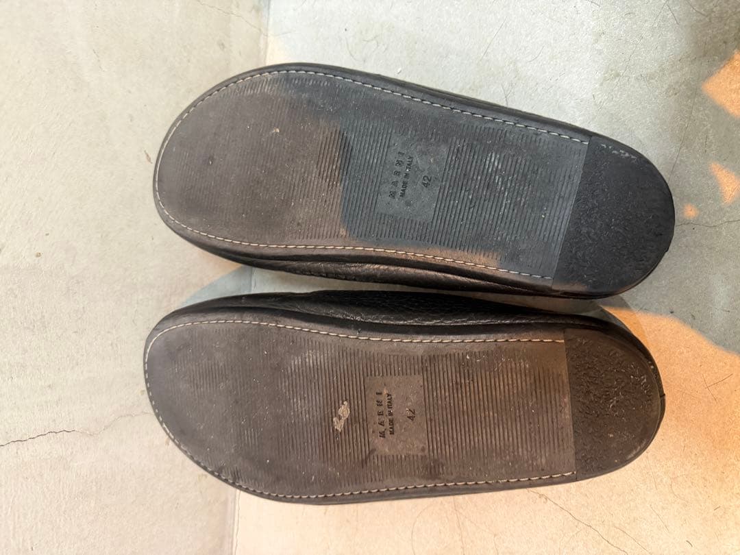 MARNI レザーサンダル　ブラック 42