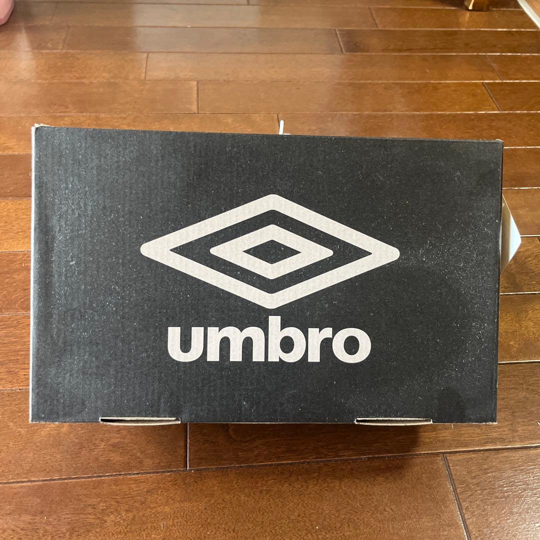 umbro アクセレイター　サッカーシューズ 25.5cm