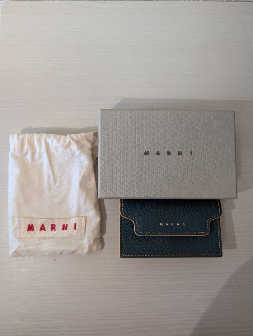 MARNI ダークグリーン カードケース