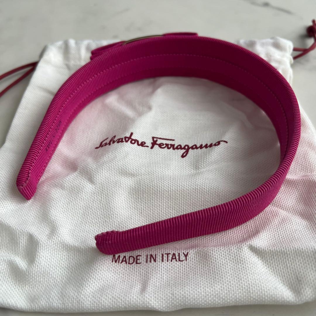 フェラガモ　カチューシャ　ピンク　リボン　ほぼ新品