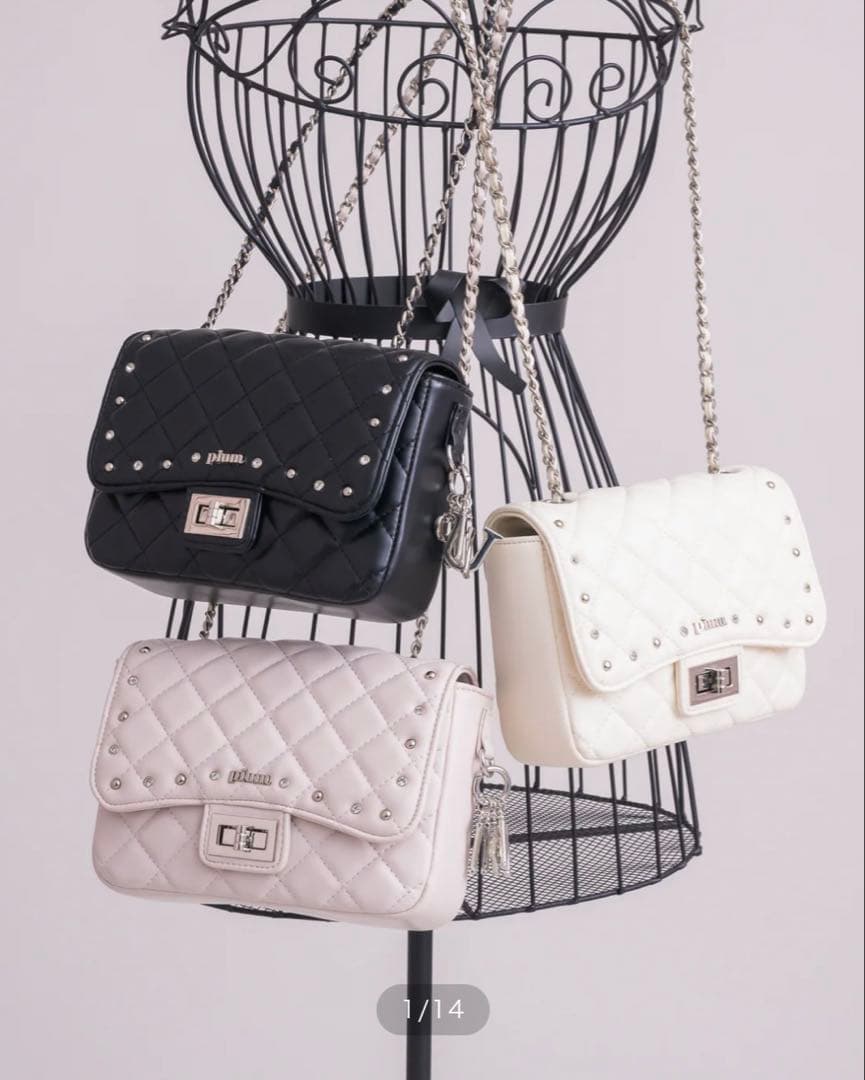 pium チャーム付きキルティングミニショルダー