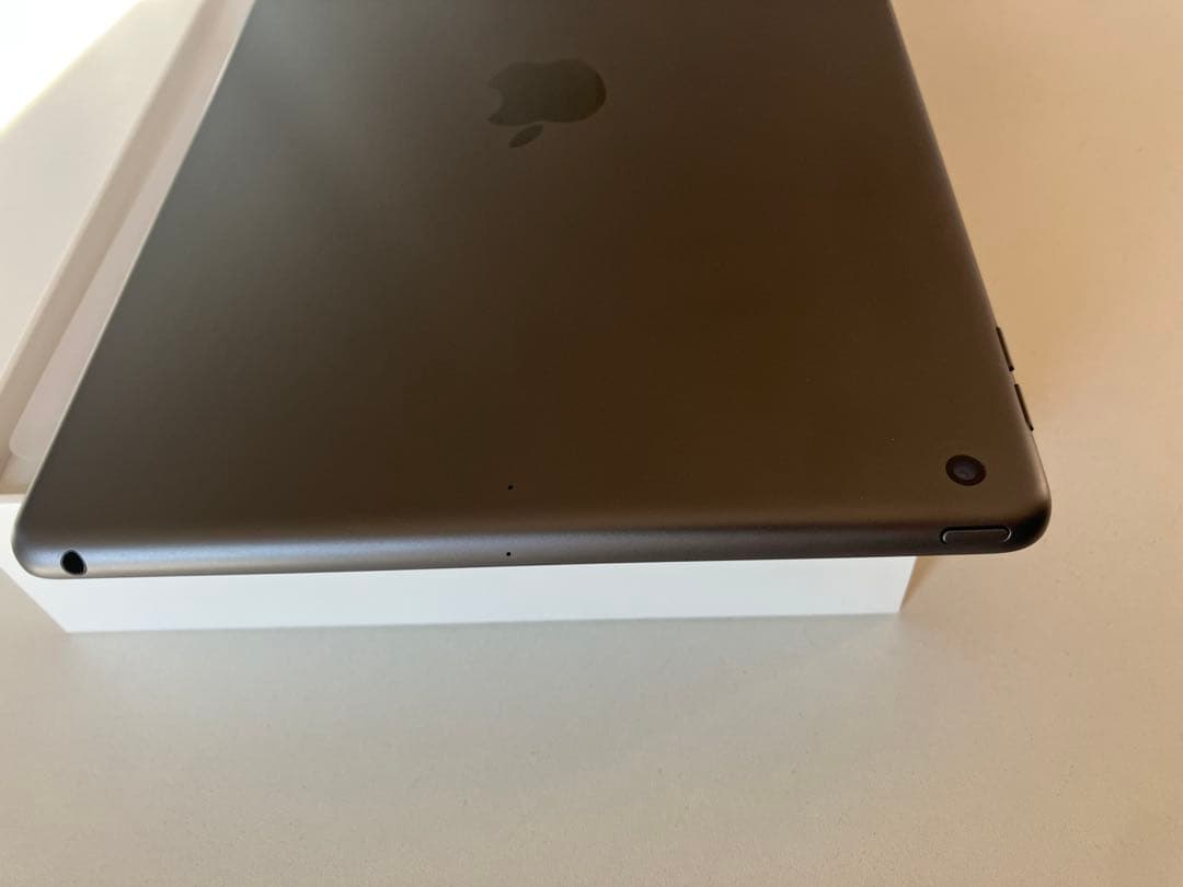 [早い者勝ち]Apple iPad 9世代256GB(箱、フィルム、ケース付き)