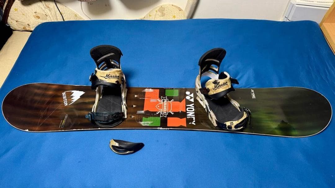 YONEX PARKAHOLIC 17-18　BURTONビンディング付き