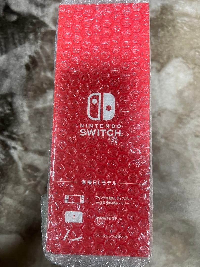 Nintendo Switch 本体 ホワイト/ブラック 新品未使用未開封です。