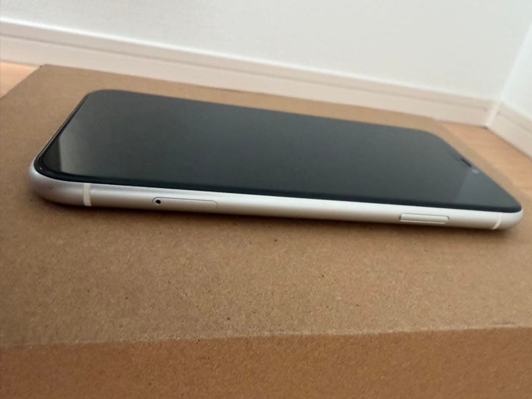 iPhone 11 128GB ホワイト　ジャンク品
