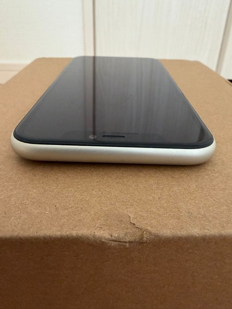 iPhone 11 128GB ホワイト　ジャンク品
