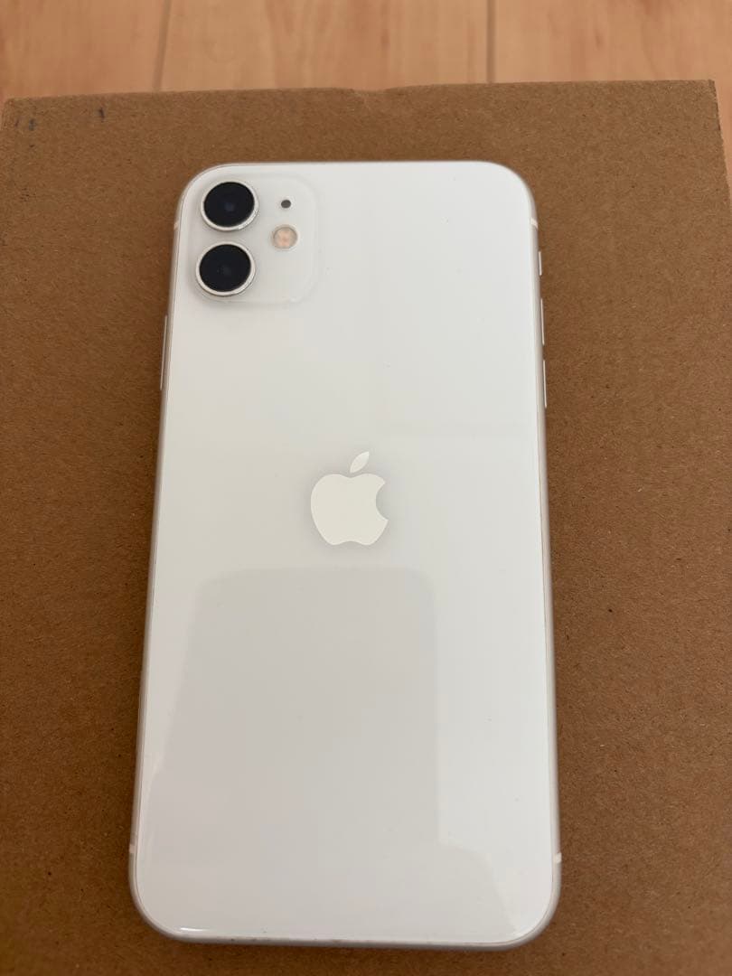 iPhone 11 128GB ホワイト　ジャンク品