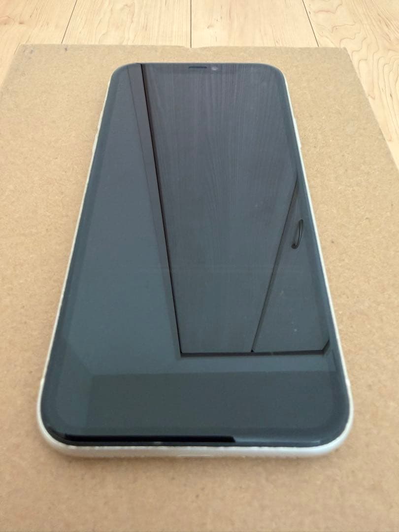 iPhone 11 128GB ホワイト　ジャンク品