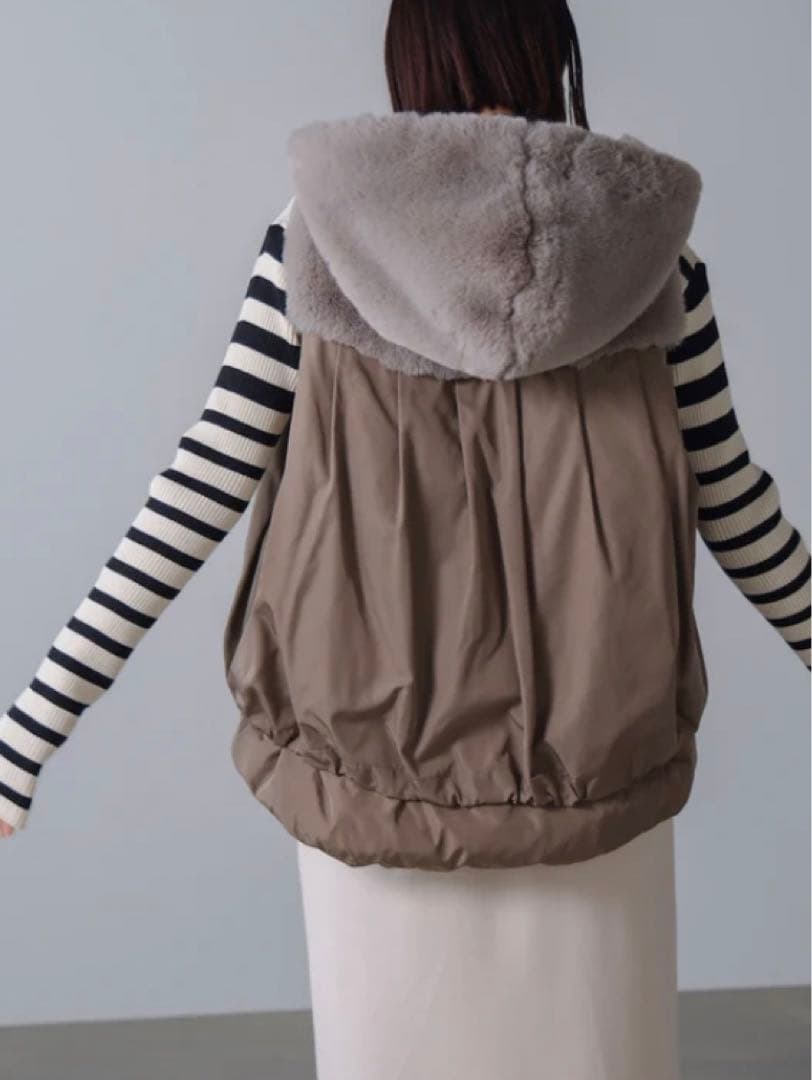 りくちゃん様　異素材ＭＩＸダウンファーベスト（グレージュ）