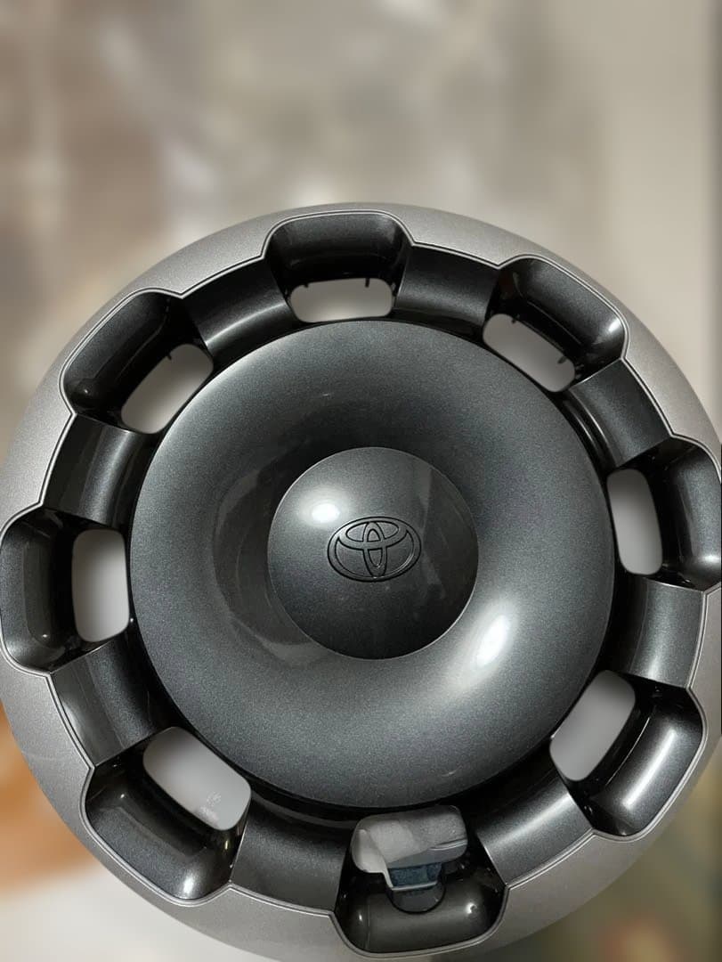 新型シエンタＺ　純正スチールホイール４本　キャップ・ナット付