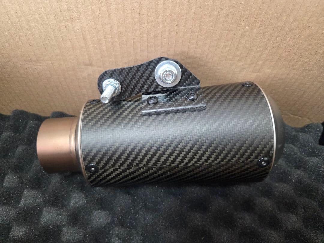 レオヴィンチ カーボンファイバー スリップオンマフラー 　マル