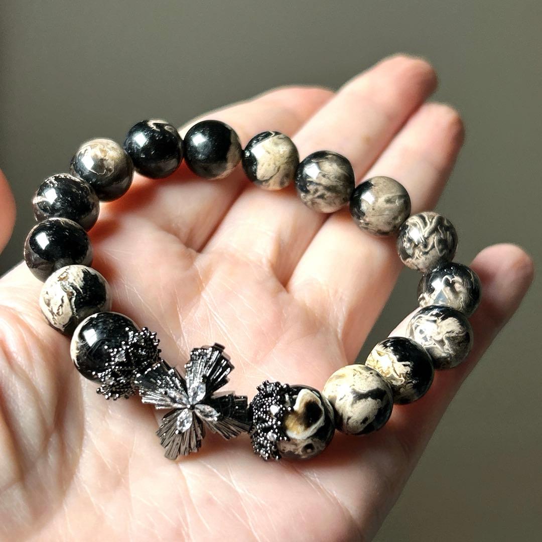 ブラックのクロスとパームルートアゲート